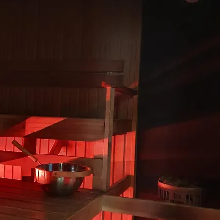 Cozy Garden House With A Sauna Appartement