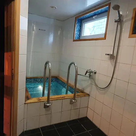 アパート Cozy Garden House With A Sauna タリン