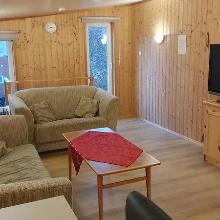 Cozy Garden House With A Sauna Lägenhet